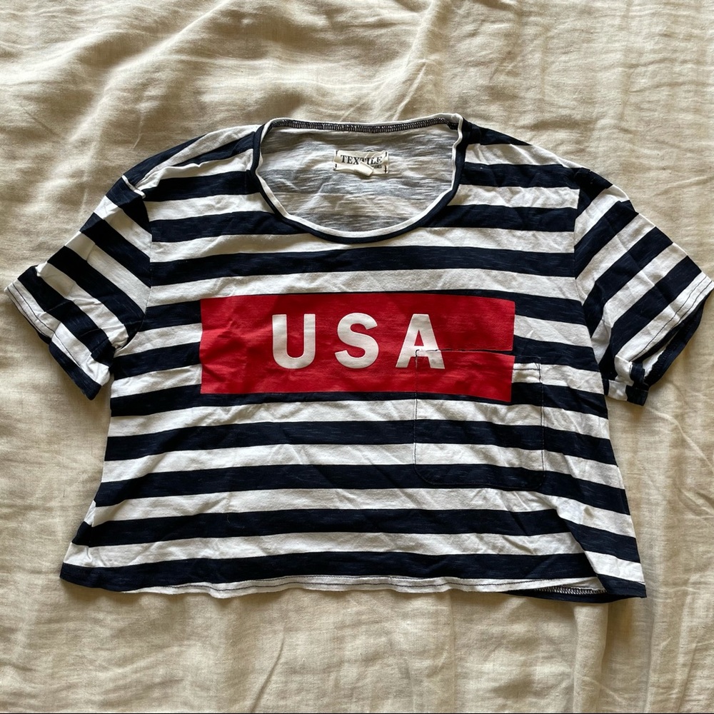 Elizabeth and James Cropped USA Tee